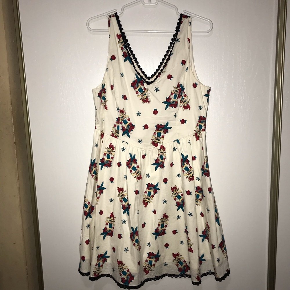 Off-White/Beige Ariel Dress with lace. Super cute!